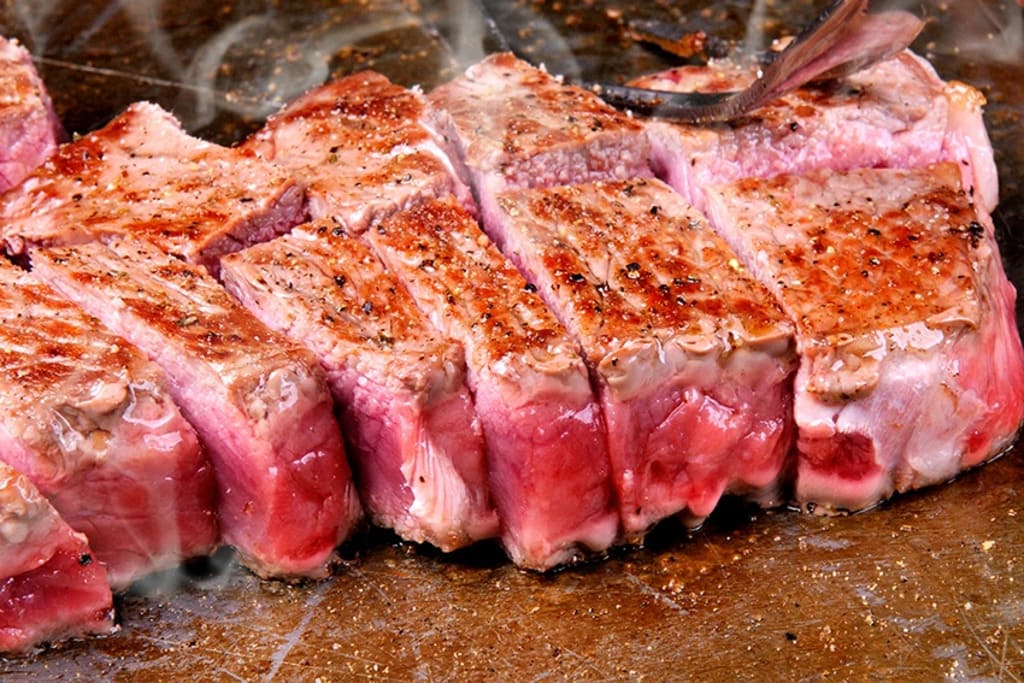 ステーキ肉通販おすすめ4位：【良肉問屋】黒毛和牛A5ランクサーロインステーキ300g×2
